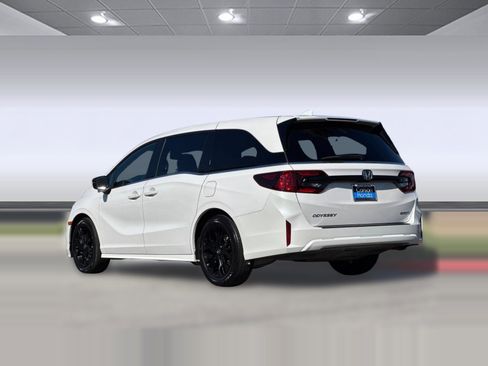 Used 2025 Honda Odyssey Sport-L image 3