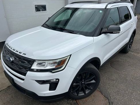 Certified 2019 Ford Explorer XLT w/ Equipment Group 202A AWD/4WD image 1