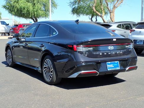 Certified 2025 Hyundai Sonata Limited FWD image 3