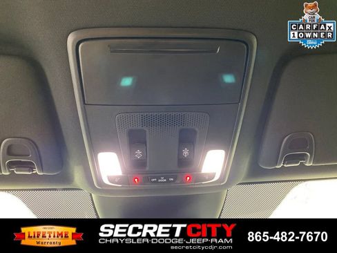 Used 2025 Honda Pilot Black Edition image 19