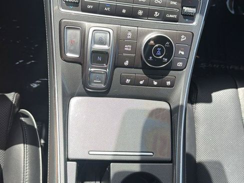 Used 2021 Hyundai Santa Fe Limited AWD/4WD image 32