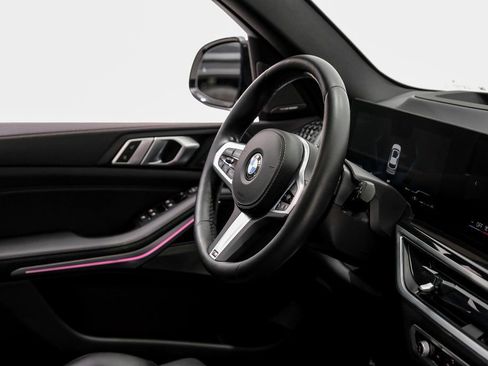 Used 2024 BMW X5 sDrive40i w/ M Sport Package image 12