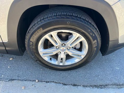 Used 2023 GMC Terrain SLE w/ LPO, Floor Liner Package FWD image 11