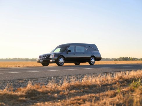 Used 2009 Cadillac DTS Hearse FWD image 6