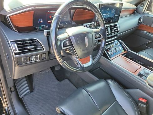 Used 2022 Lincoln Navigator 2WD image 18