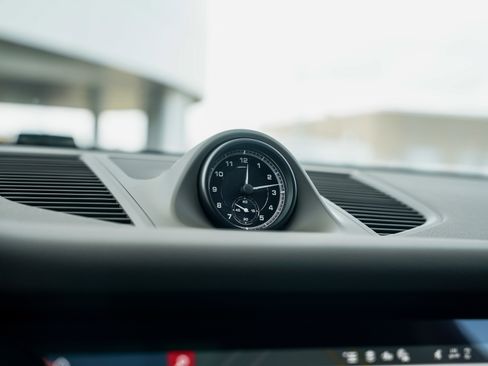 New 2026 Porsche Macan image 22