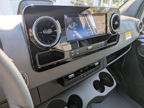 New 2025 Mercedes-Benz Sprinter 2500 image 6