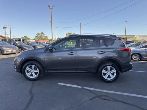 Used 2013 Toyota RAV4 XLE AWD/4WD image 6