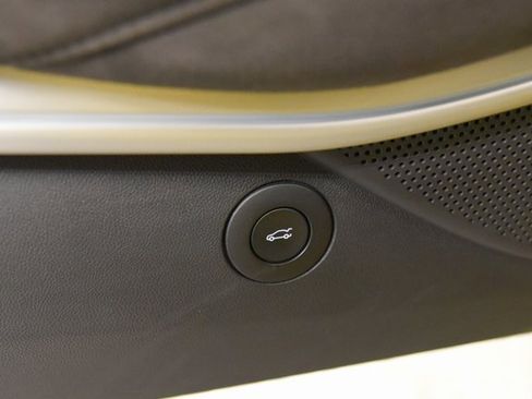 Used 2017 Chevrolet Camaro SS image 17