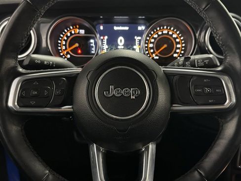 Used 2022 Jeep Wrangler Unlimited Sahara image 13