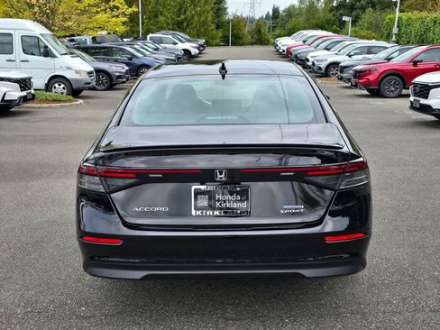 Used 2024 Honda Accord Sport image 6