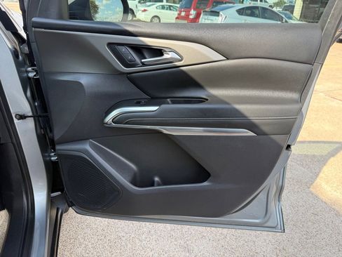 Used 2024 Chevrolet Traverse LS FWD image 24