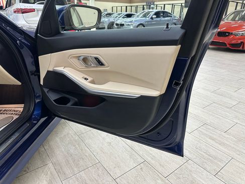 Used 2019 BMW 330i xDrive Sedan w/ Driving Assistance Package image 39