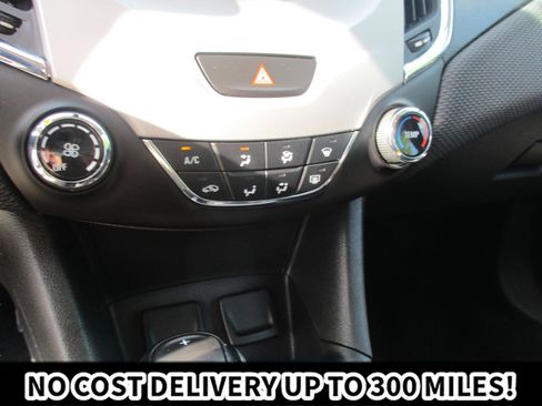 Used 2016 Chevrolet Cruze LS FWD image 19