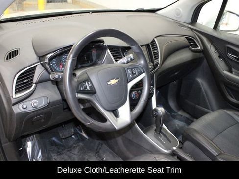 Used 2019 Chevrolet Trax LT w/ LT Convenience Package image 24