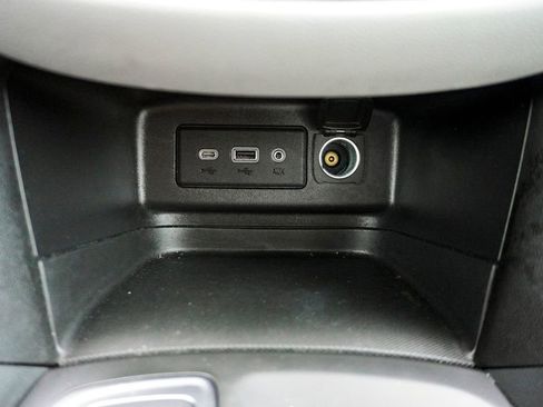 Used 2023 Chevrolet Equinox LS image 16