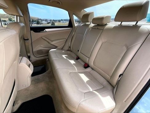 Used 2012 Volkswagen Passat 2.5 SE FWD image 20