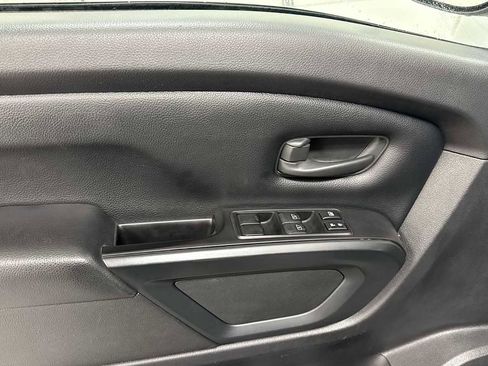 Used 2019 Nissan Titan S w/ S Utility Package image 15
