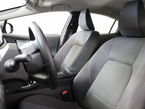 Used 2024 Toyota Prius LE image 13