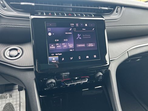 New 2025 Jeep Grand Cherokee Laredo image 17