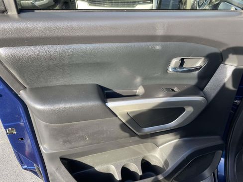 Used 2022 Nissan Titan SV image 16