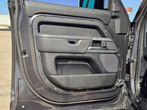 Used 2024 Land Rover Defender 110 X image 11