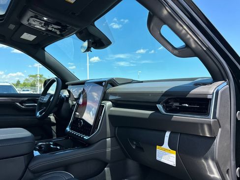 New 2026 GMC Yukon Elevation w/ Elevation Premium Package AWD/4WD image 40