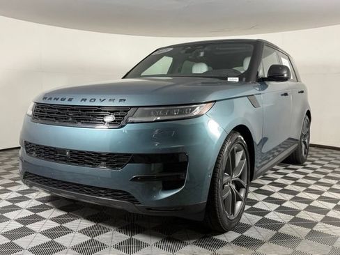 Used 2025 Land Rover Range Rover Sport SE AWD/4WD image 2