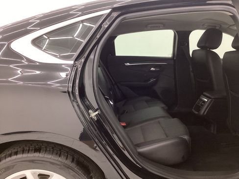Used 2019 Chevrolet Impala LT FWD image 23