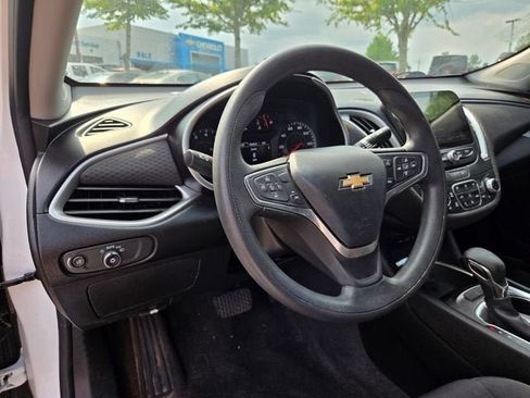 Used 2023 Chevrolet Malibu LT FWD image 12