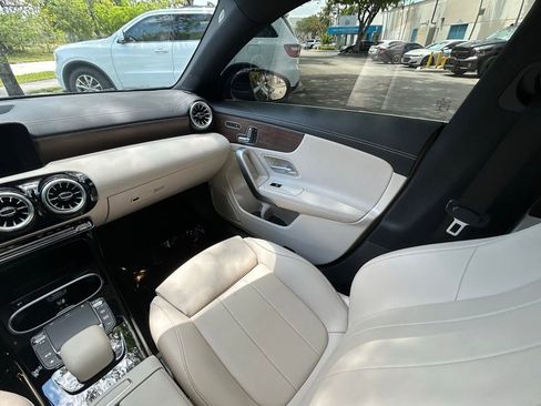 Used 2023 Mercedes-Benz CLA 250 image 11
