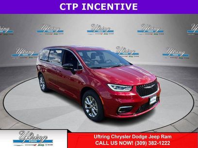 New 2026 Chrysler Pacifica Select
