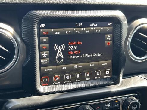 Used 2022 Jeep Wrangler Unlimited Rubicon w/ Dual Top Group AWD/4WD image 31