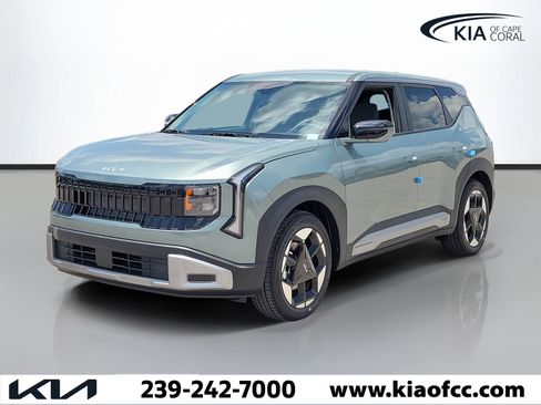 New 2027 Kia Seltos S FWD image 3