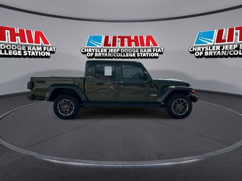 Used 2022 Jeep Gladiator Overland w/ Popular Equipment Package AWD/4WD image 9