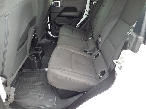 Used 2023 Jeep Gladiator Overland image 13