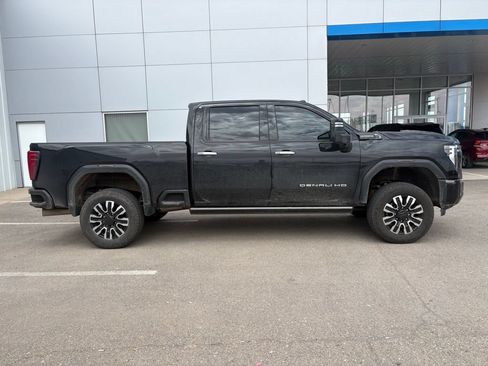 Used 2024 GMC Sierra 2500 Denali Ultimate w/ Max Trailering Package AWD/4WD image 6