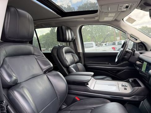 Used 2025 Lincoln Navigator L Reserve AWD/4WD image 17