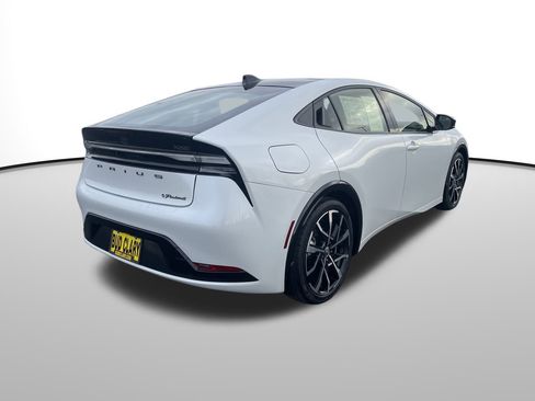 Certified 2024 Toyota Prius Prime image 3