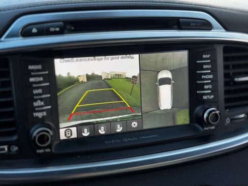 Used 2018 Kia Sorento SX image 27
