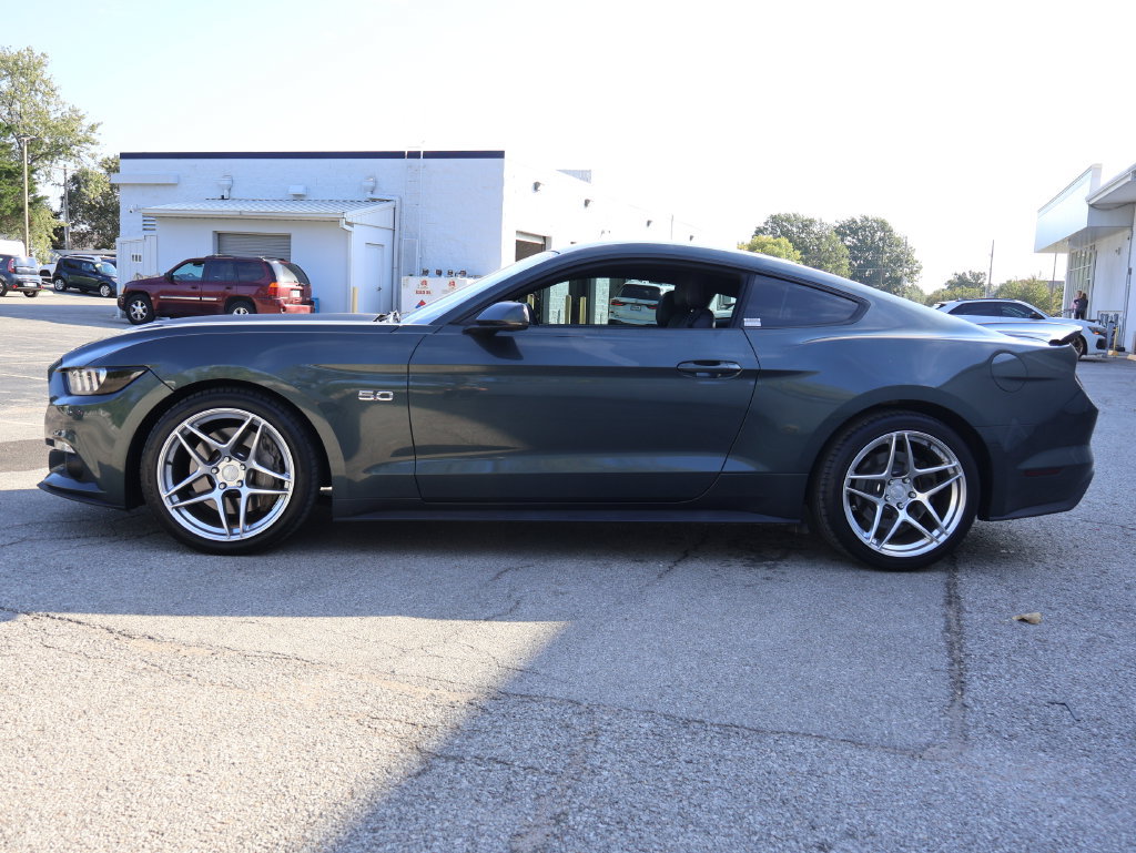 Used 2015 Ford Mustang GT Premium RWD image 4