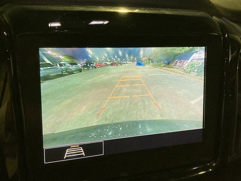 Used 2021 Chevrolet Traverse LT image 22