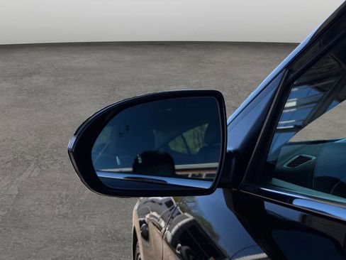 Used 2017 Hyundai Elantra Limited w/ Limited Tech Package 08 FWD image 33