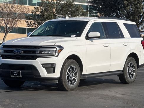 Used 2024 Ford Expedition XLT image 8