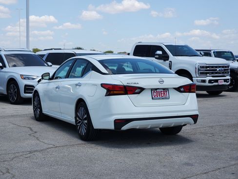 Used 2025 Nissan Altima 2.5 SV FWD image 5