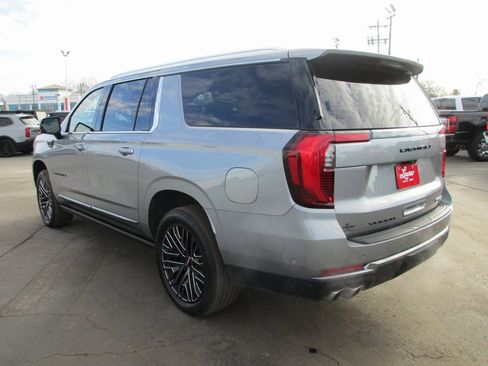 Certified 2025 GMC Yukon XL Denali Ultimate image 8