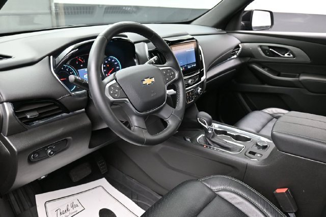 Used 2023 Chevrolet Traverse LT FWD image 14