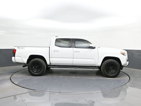 Used 2020 Toyota Tacoma SR w/ SR Convenience Package RWD image 24