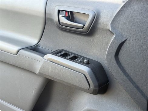 Used 2021 Toyota Tacoma SR w/ SR Convenience Package image 21