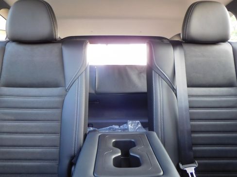 New 2025 Mitsubishi Outlander SE image 40